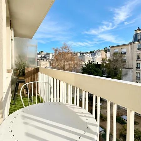 For 4 Guests In 11th - Location * Paris