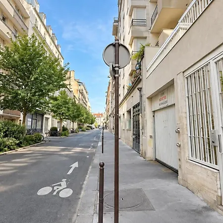 For 4 Guests In 11th - Location Paris